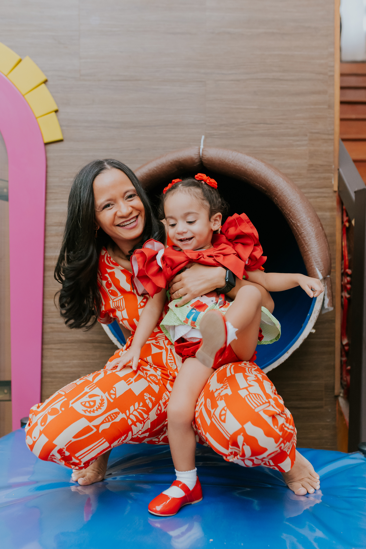 fotografa familia festa infantil 2 anos maria Julia casa de festas tik tak botafogo rio de janeiro rj fotografia tema chapeuzinho vermelho 
