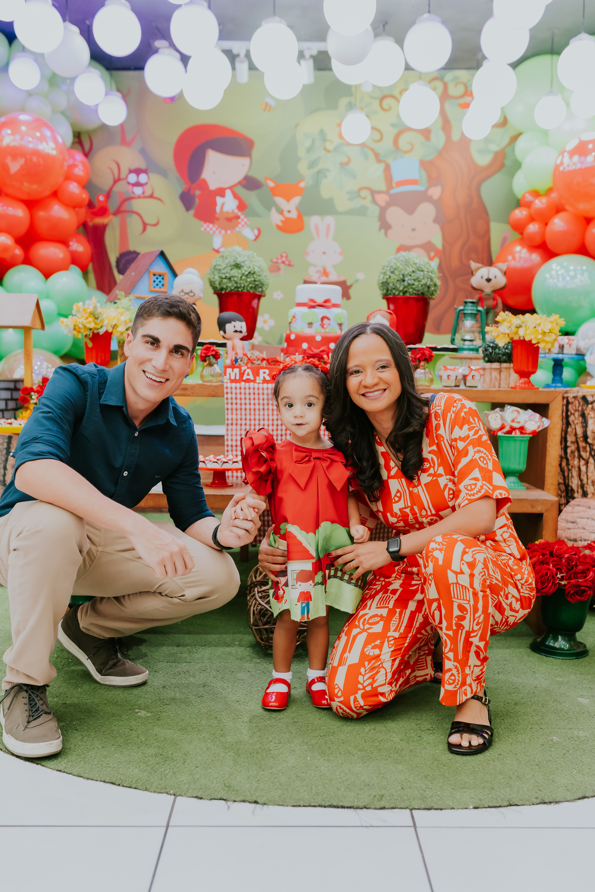 fotografa familia festa infantil 2 anos maria Julia casa de festas tik tak botafogo rio de janeiro rj fotografia tema chapeuzinho vermelho 