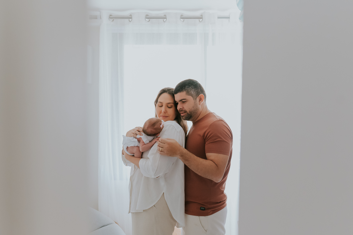fotografia ensaio família em casa primeiros dias liz fotografa rio de janeiro rj acompanhamento trimestral 