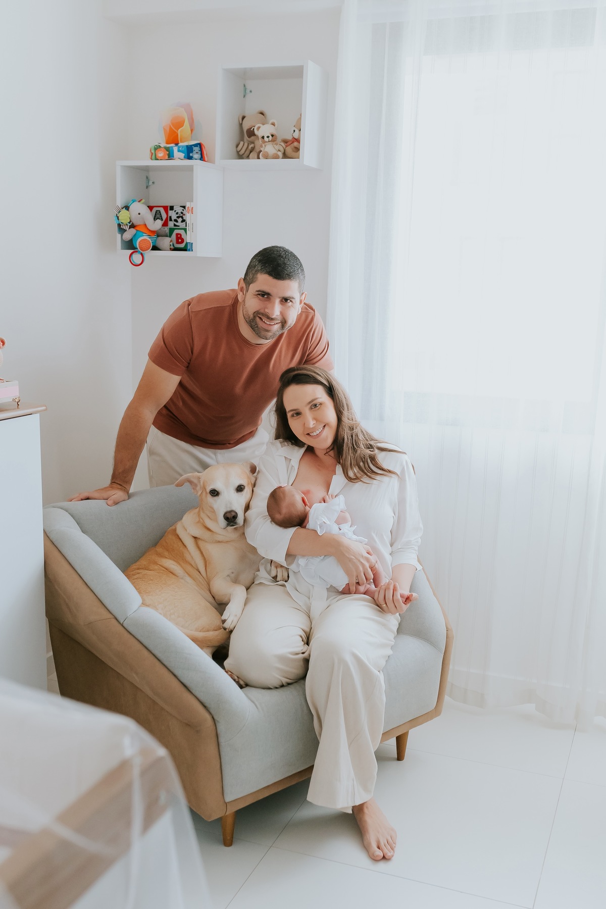 fotografia ensaio família em casa primeiros dias liz fotografa rio de janeiro rj acompanhamento trimestral 