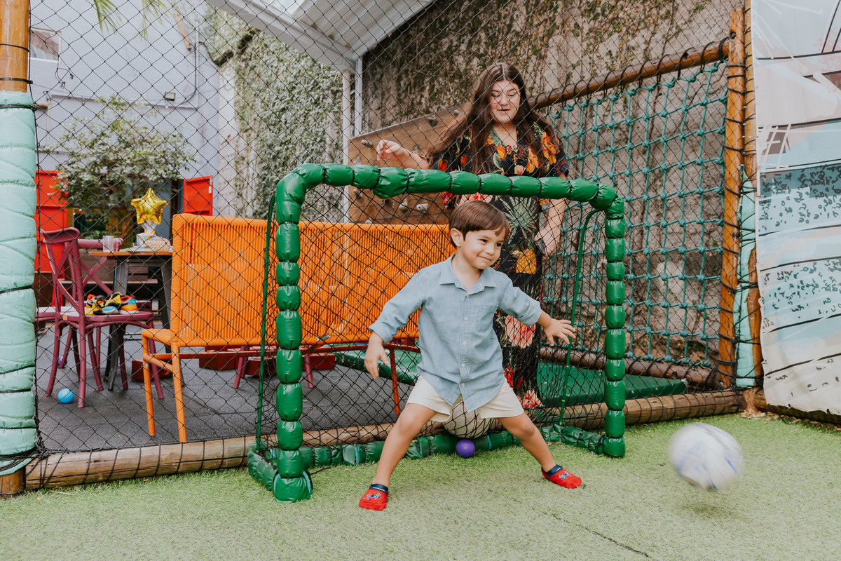 fotografia fotografa festa infantil super heróis 4 anos Miguel casa de festas quintal Tijuca rio de Janeiro rj fotografa familia 