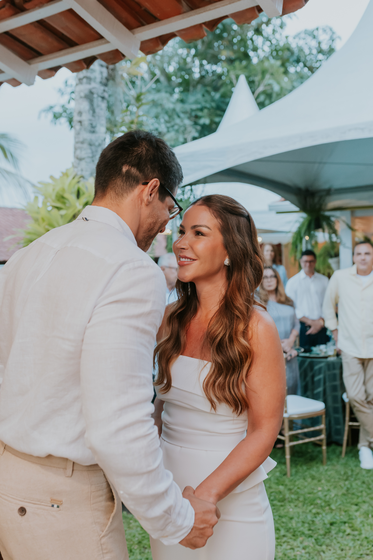fotografa de casais casamento intimista monique e bruno em casa Rio de Janeiro rj cerimônia familia wedding 
