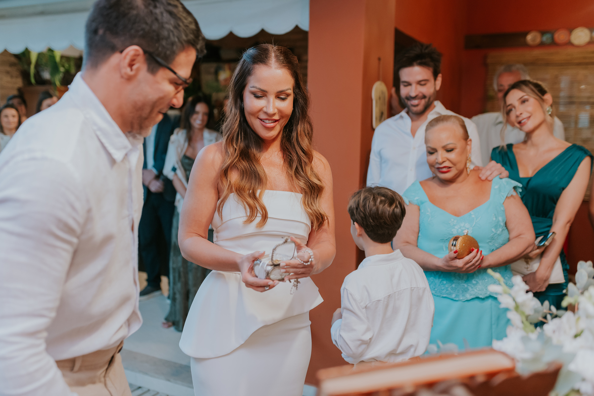 fotografa de casais casamento intimista monique e bruno em casa Rio de Janeiro rj cerimônia familia wedding 