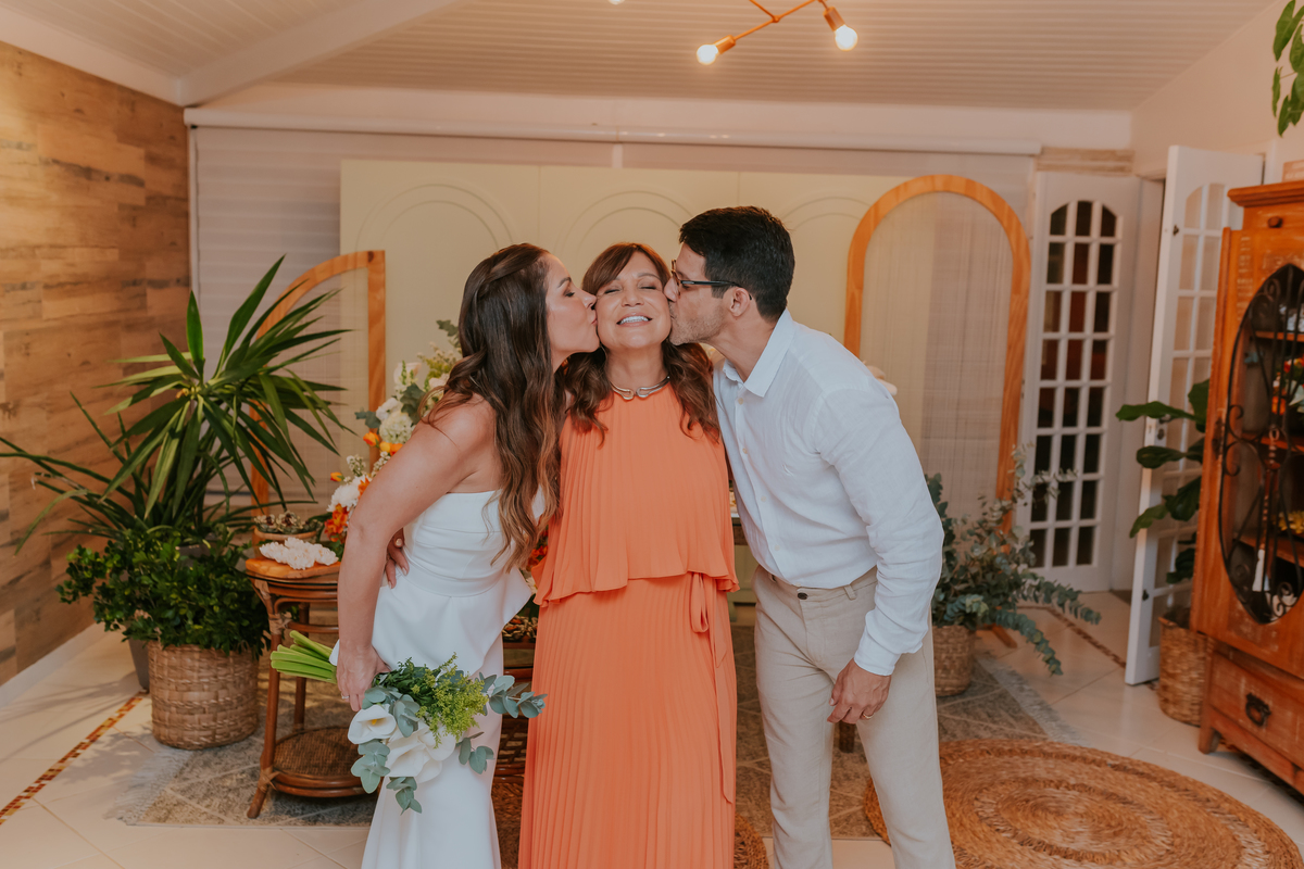 fotografa de casais casamento intimista monique e bruno em casa Rio de Janeiro rj cerimônia familia wedding 