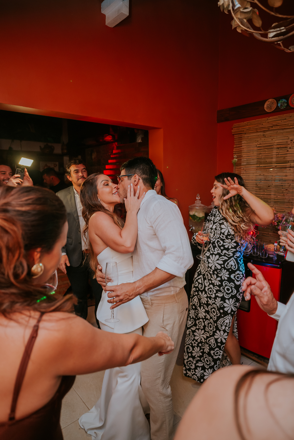 fotografa de casais casamento intimista monique e bruno em casa Rio de Janeiro rj cerimônia familia wedding 