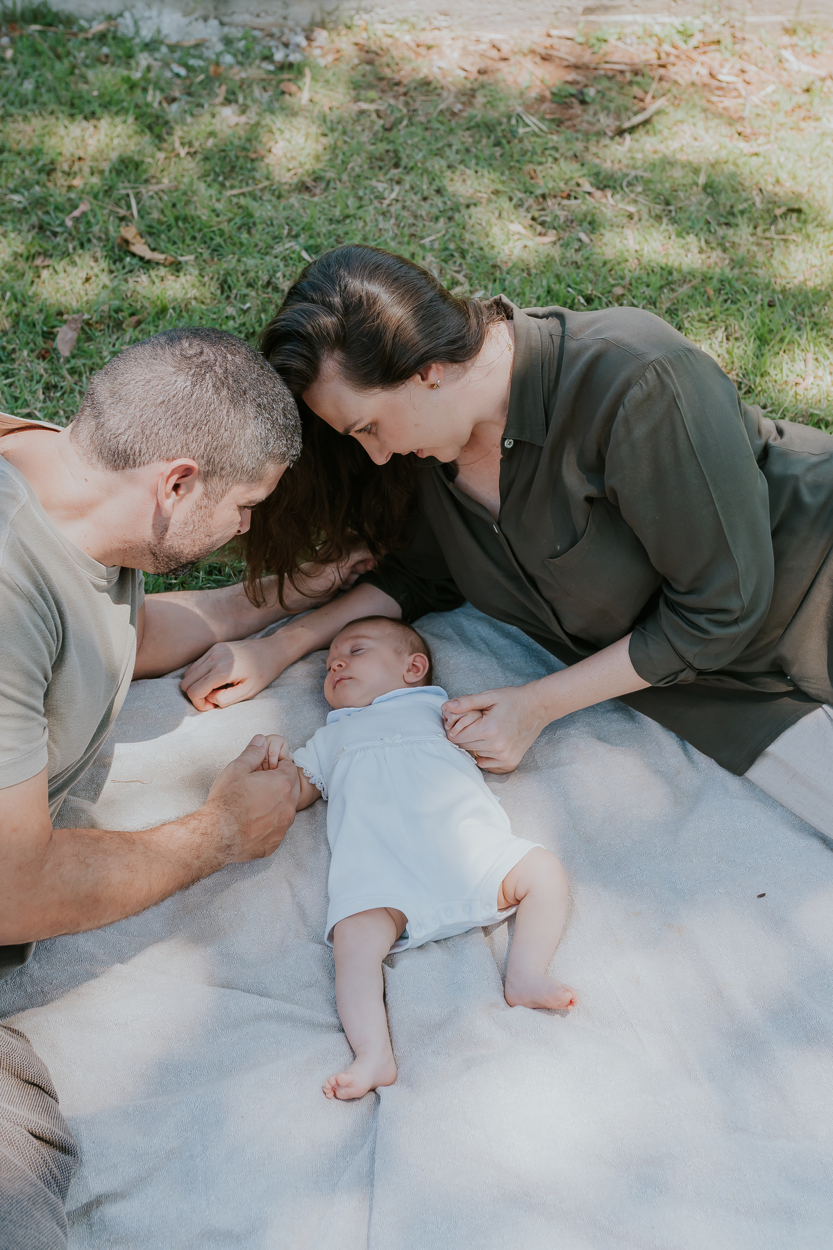 fotografa familia ensaio acompanhamento bebe 3 meses liz ilha do governador rj Rio de Janeiro jardim Guanabara fotografia 