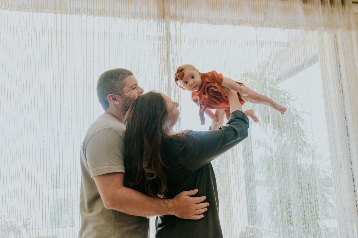 fotografa familia ensaio acompanhamento bebe 3 meses liz ilha do governador rj Rio de Janeiro jardim Guanabara fotografia 