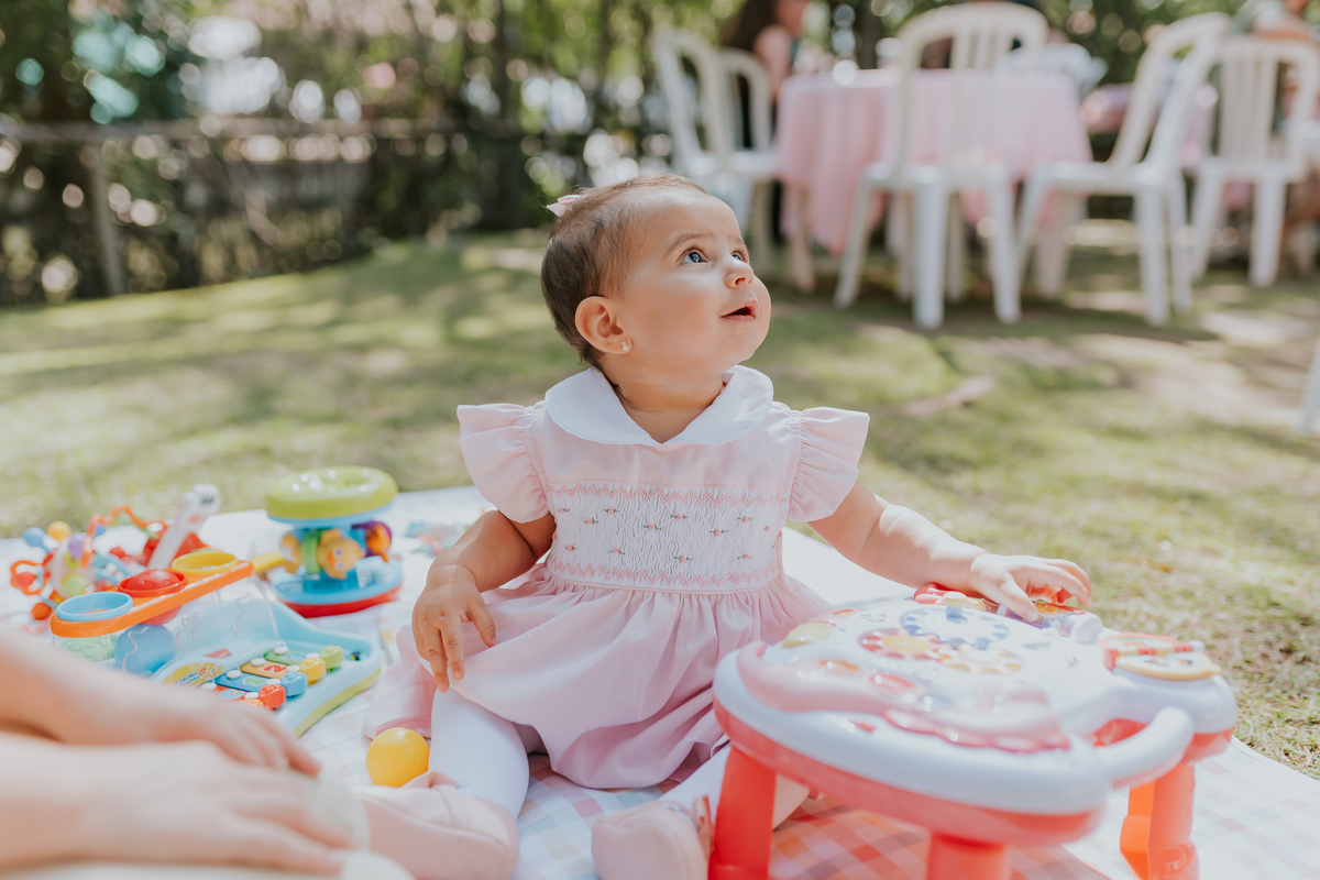 festa infantil fotografa familia rj Rio de Janeiro 1 ano Isabela ao ar livre natureza marina barra clube barra da tijuca fotografia evento 