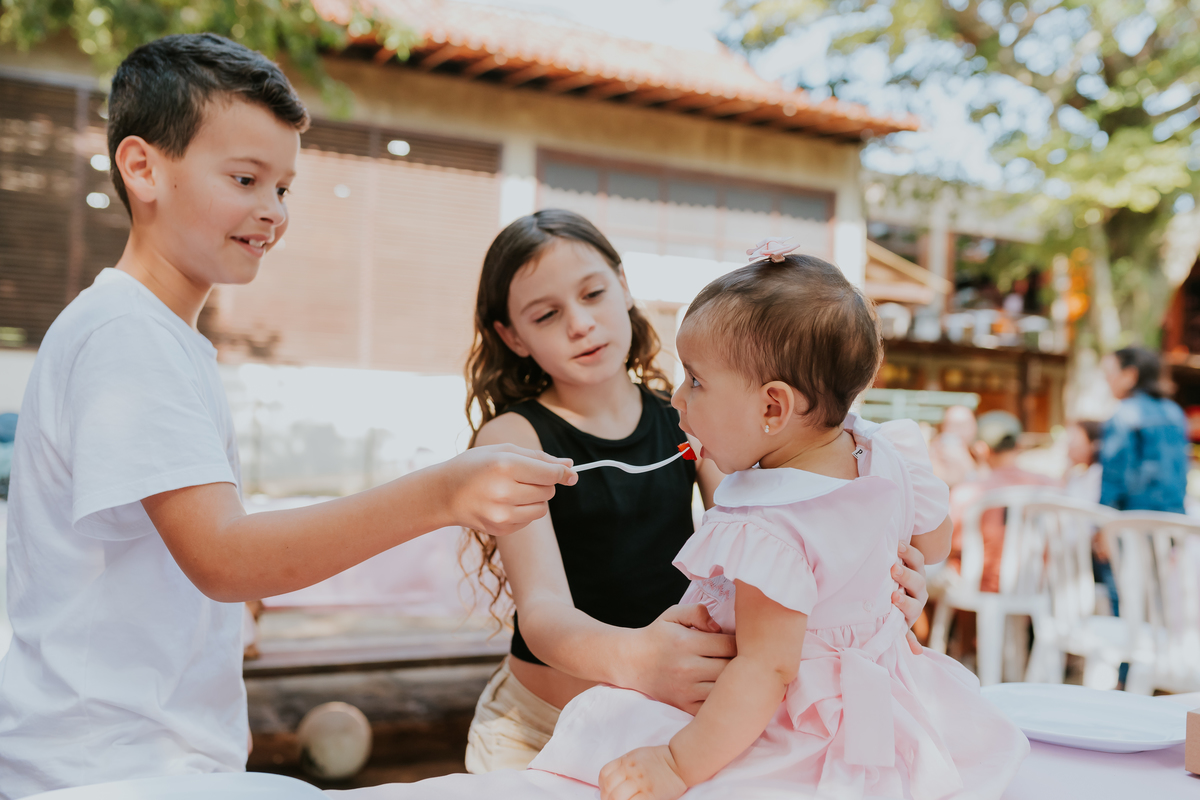 festa infantil fotografa familia rj Rio de Janeiro 1 ano Isabela ao ar livre natureza marina barra clube barra da tijuca fotografia evento 