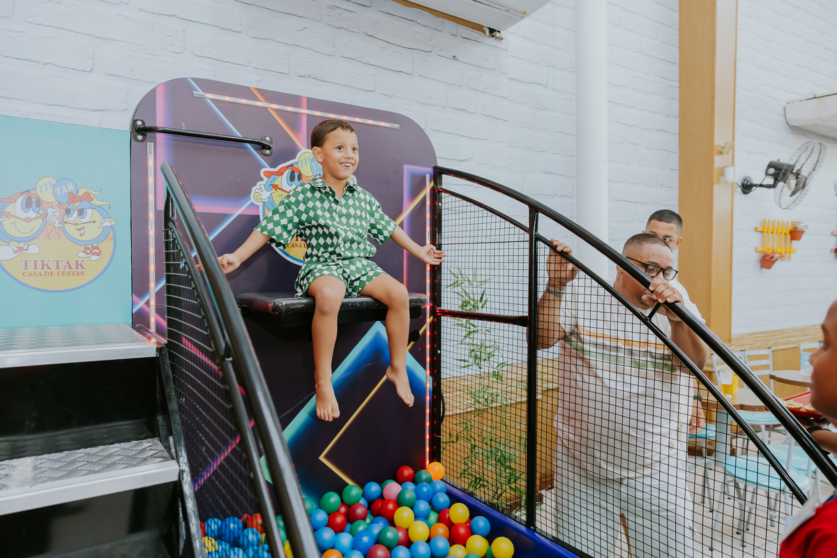 fotografa familia evento Rio de Janeiro 4 anos benjamín tema detetives do prédio azul fotografia festa infantil rj casa de festa tik tak botafogo 