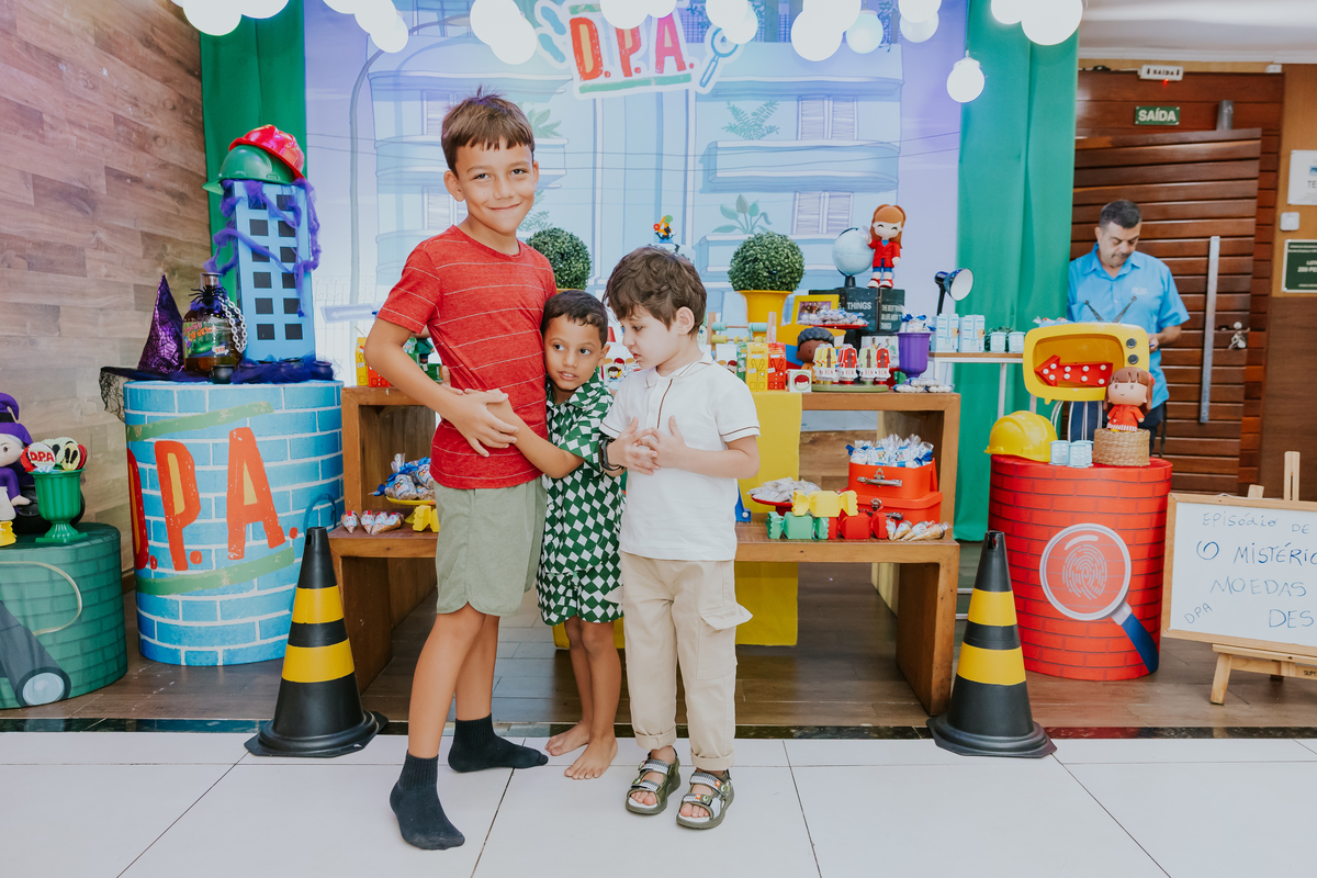 fotografa familia evento Rio de Janeiro 4 anos benjamín tema detetives do prédio azul fotografia festa infantil rj casa de festa tik tak botafogo 