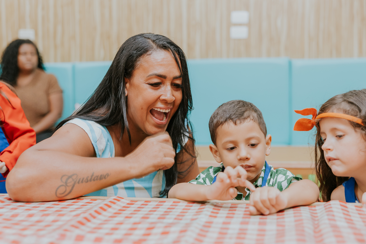 fotografa familia evento Rio de Janeiro 4 anos benjamín tema detetives do prédio azul fotografia festa infantil rj casa de festa tik tak botafogo 