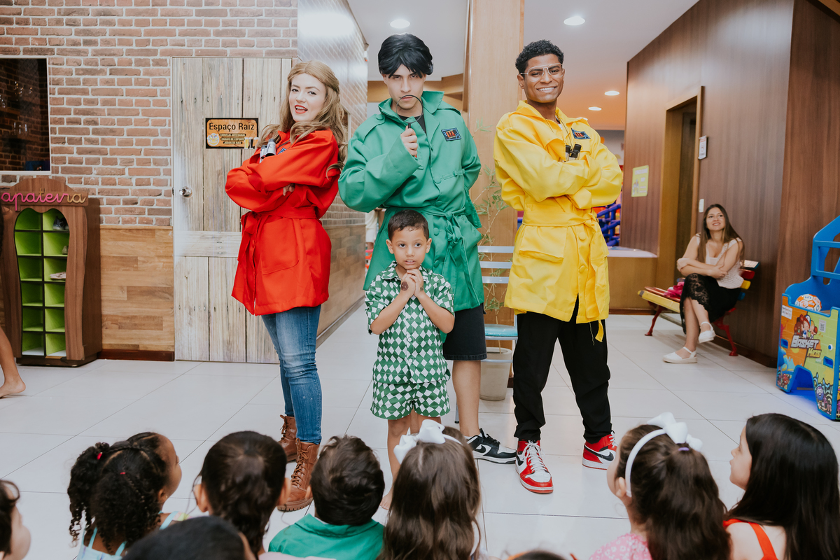 fotografa familia evento Rio de Janeiro 4 anos benjamín tema detetives do prédio azul fotografia festa infantil rj casa de festa tik tak botafogo 