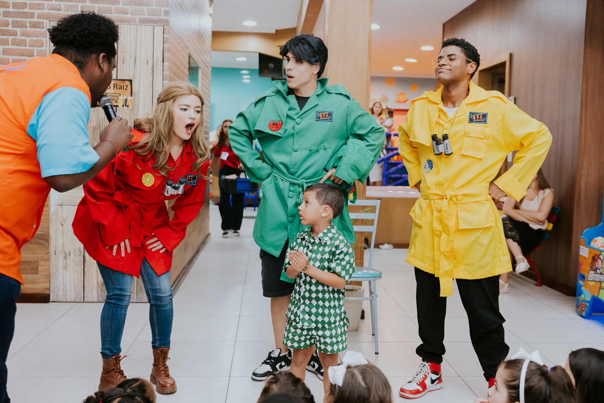 fotografa familia evento Rio de Janeiro 4 anos benjamín tema detetives do prédio azul fotografia festa infantil rj casa de festa tik tak botafogo 