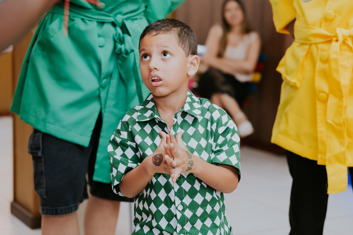 fotografa familia evento Rio de Janeiro 4 anos benjamín tema detetives do prédio azul fotografia festa infantil rj casa de festa tik tak botafogo 