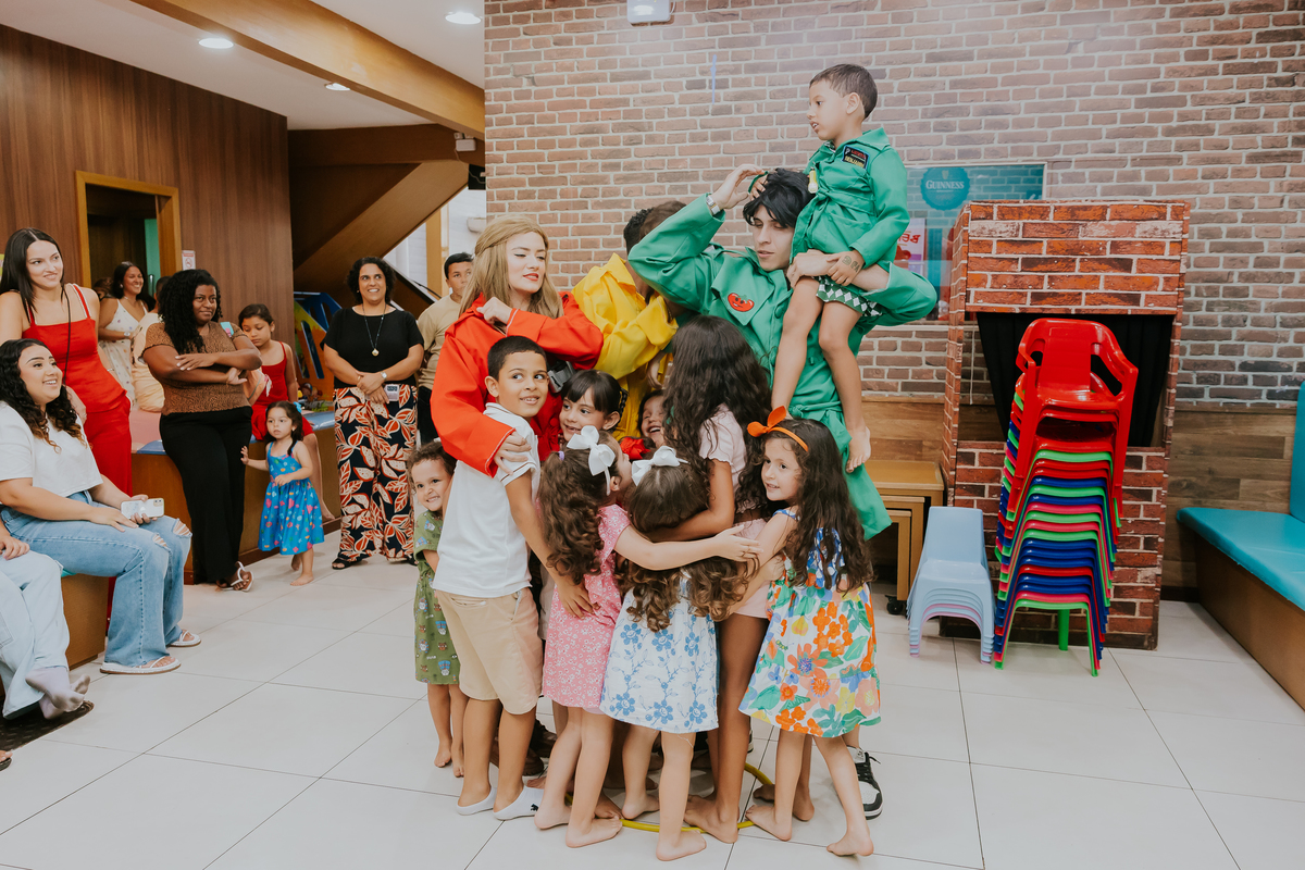 fotografa familia evento Rio de Janeiro 4 anos benjamín tema detetives do prédio azul fotografia festa infantil rj casa de festa tik tak botafogo 