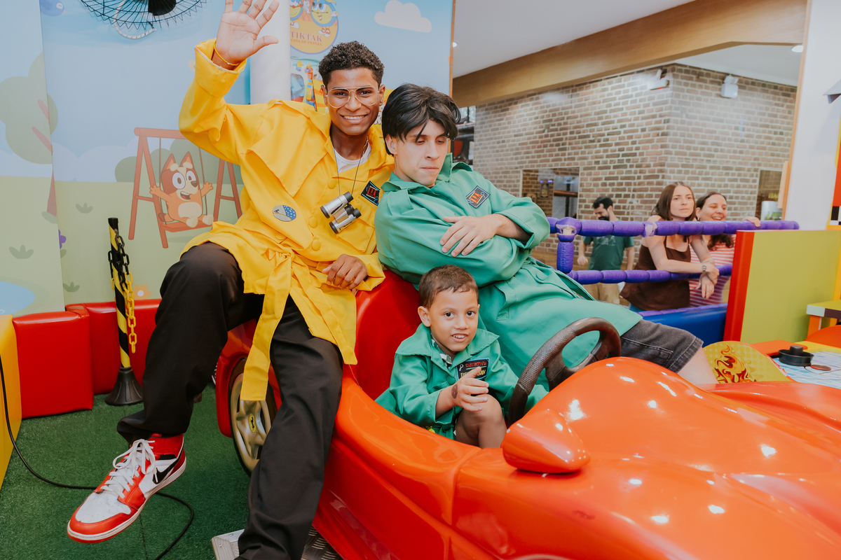 fotografa familia evento Rio de Janeiro 4 anos benjamín tema detetives do prédio azul fotografia festa infantil rj casa de festa tik tak botafogo 