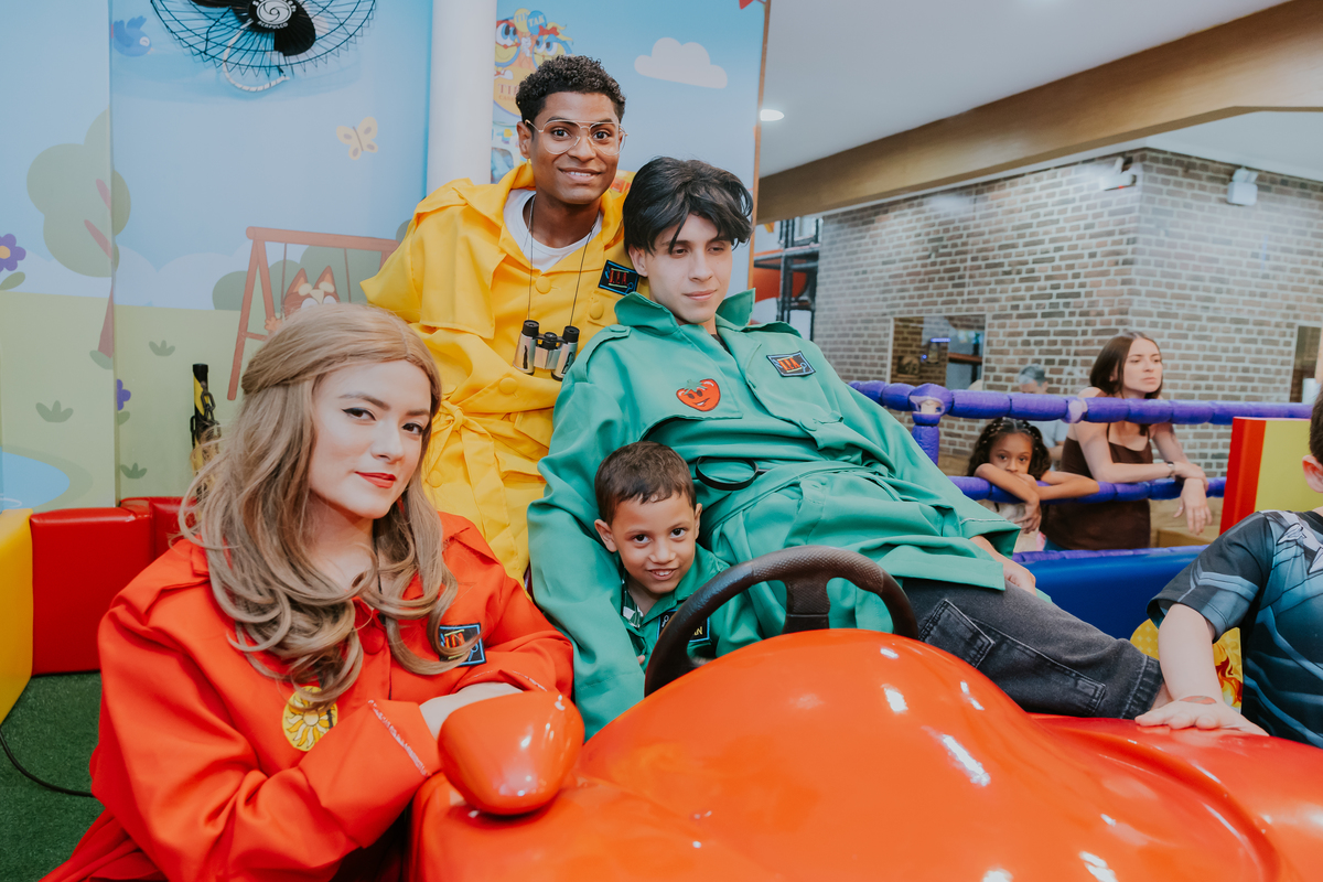 fotografa familia evento Rio de Janeiro 4 anos benjamín tema detetives do prédio azul fotografia festa infantil rj casa de festa tik tak botafogo 