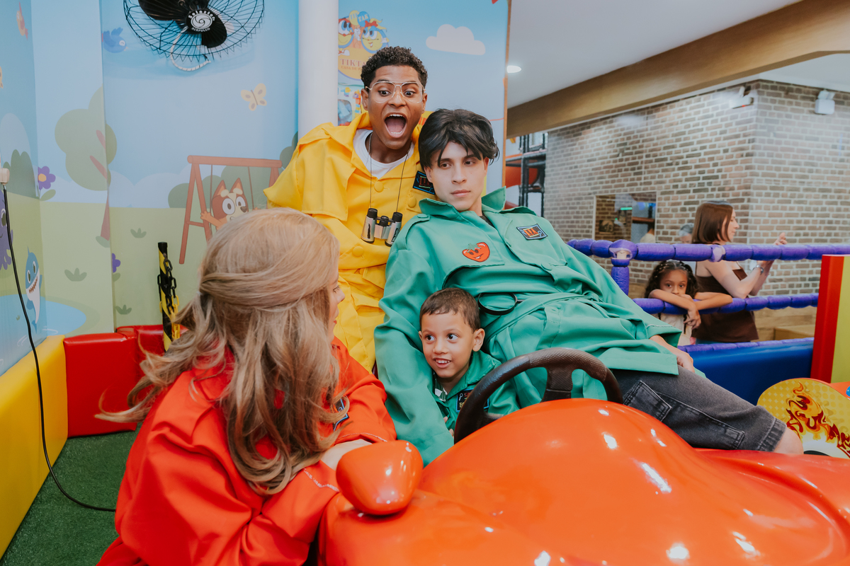 fotografa familia evento Rio de Janeiro 4 anos benjamín tema detetives do prédio azul fotografia festa infantil rj casa de festa tik tak botafogo 