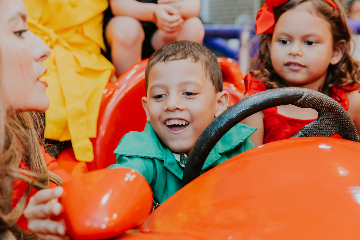 fotografa familia evento Rio de Janeiro 4 anos benjamín tema detetives do prédio azul fotografia festa infantil rj casa de festa tik tak botafogo 
