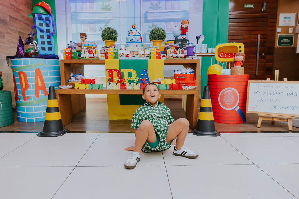 fotografa familia evento Rio de Janeiro 4 anos benjamín tema detetives do prédio azul fotografia festa infantil rj casa de festa tik tak botafogo 