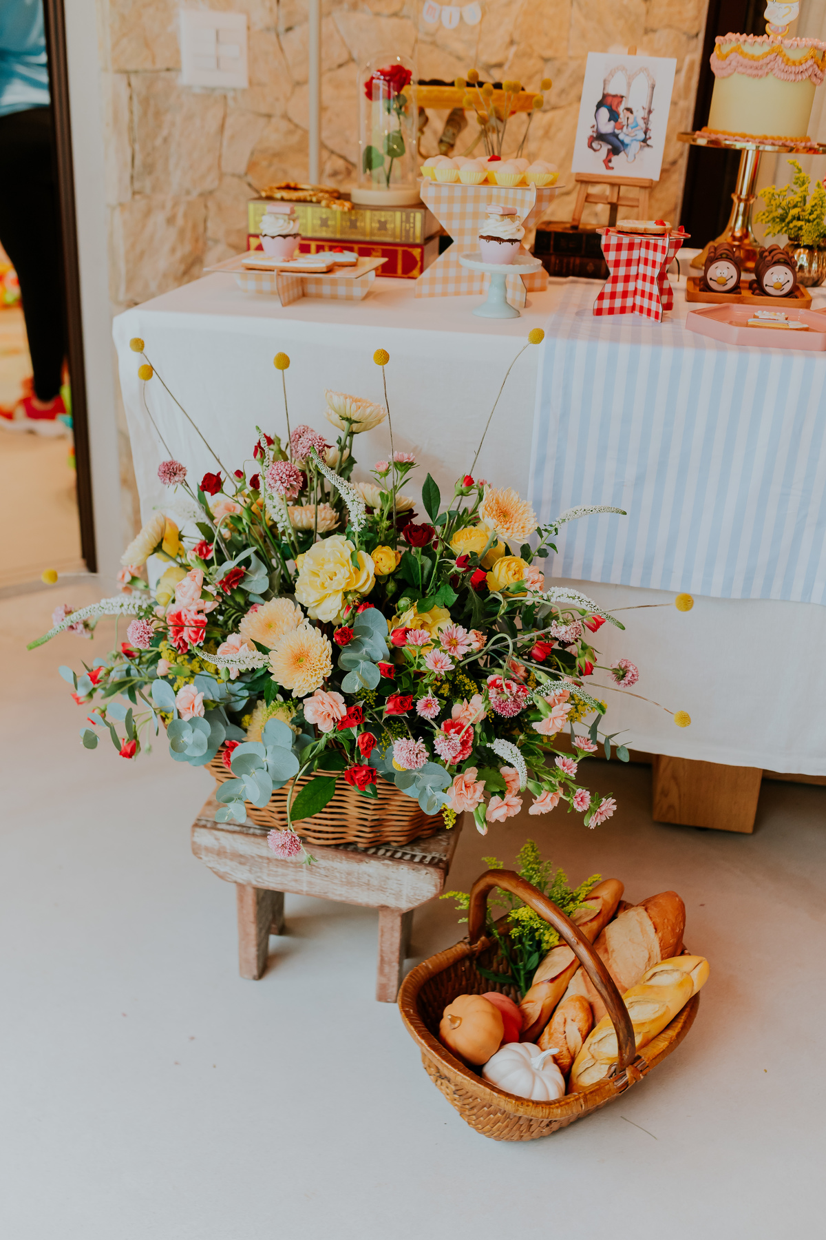 fotografia festa infantil 5 anos mia a bela e a fera barra da Tijuca fotografa de eventos rio de janeiro rj 