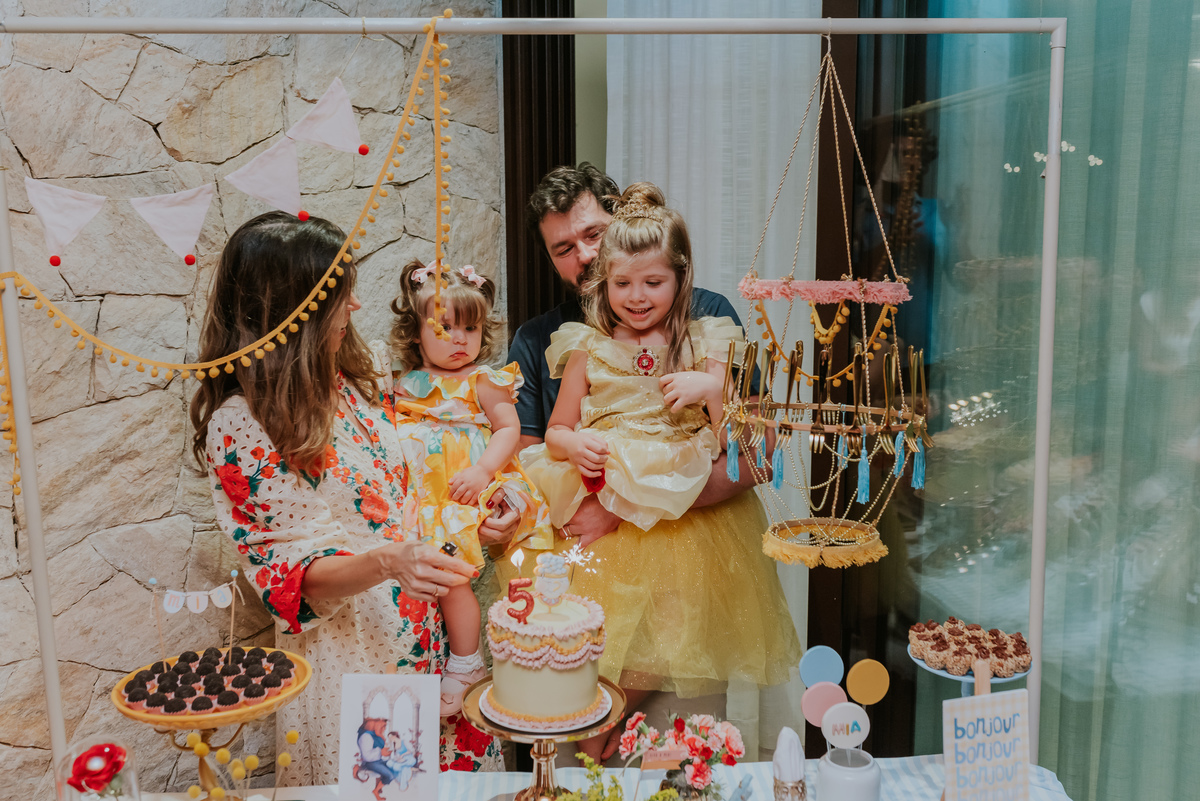 fotografia festa infantil 5 anos mia a bela e a fera barra da Tijuca fotografa de eventos rio de janeiro rj 