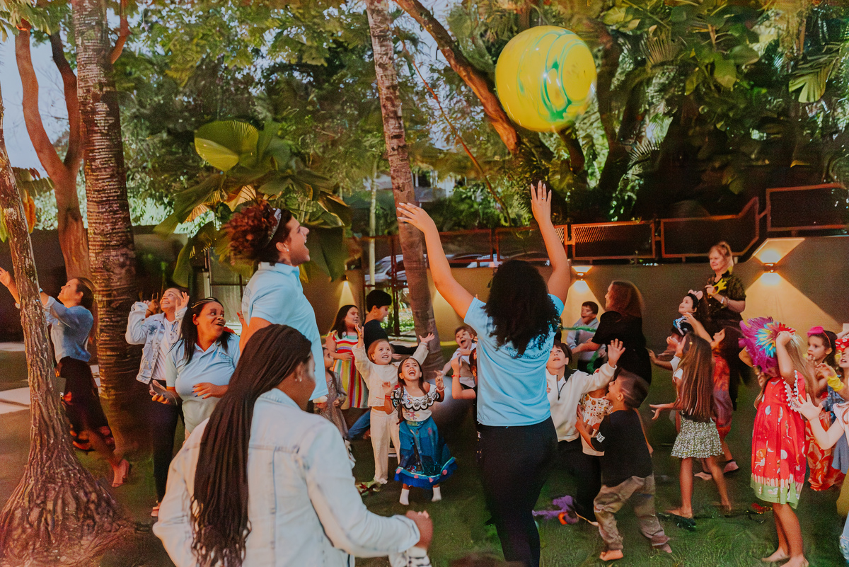 fotografia festa infantil 5 anos mia a bela e a fera barra da Tijuca fotografa de eventos rio de janeiro rj 