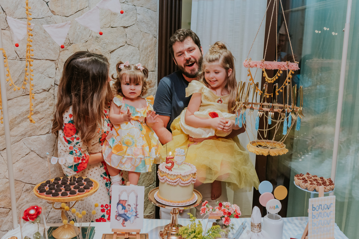 fotografia festa infantil 5 anos mia a bela e a fera barra da Tijuca fotografa de eventos rio de janeiro rj 