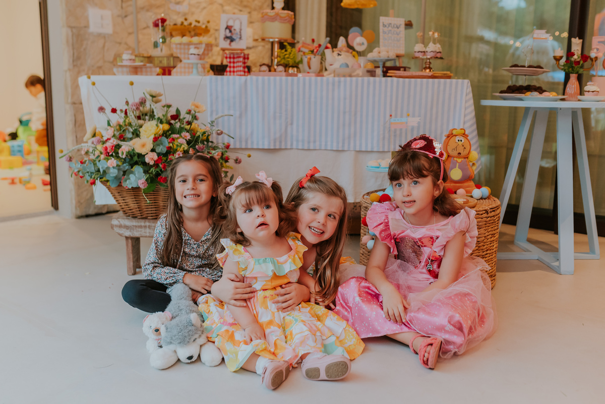 fotografia festa infantil 5 anos mia a bela e a fera barra da Tijuca fotografa de eventos rio de janeiro rj 