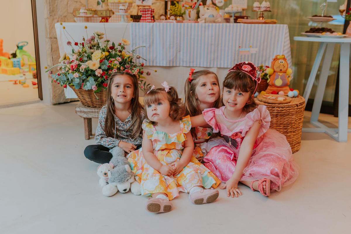 fotografia festa infantil 5 anos mia a bela e a fera barra da Tijuca fotografa de eventos rio de janeiro rj 