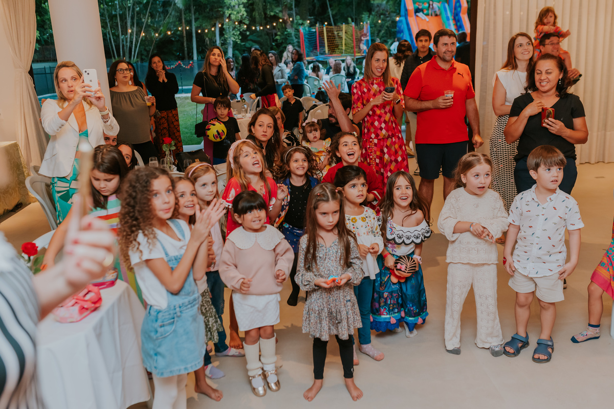fotografia festa infantil 5 anos mia a bela e a fera barra da Tijuca fotografa de eventos rio de janeiro rj 