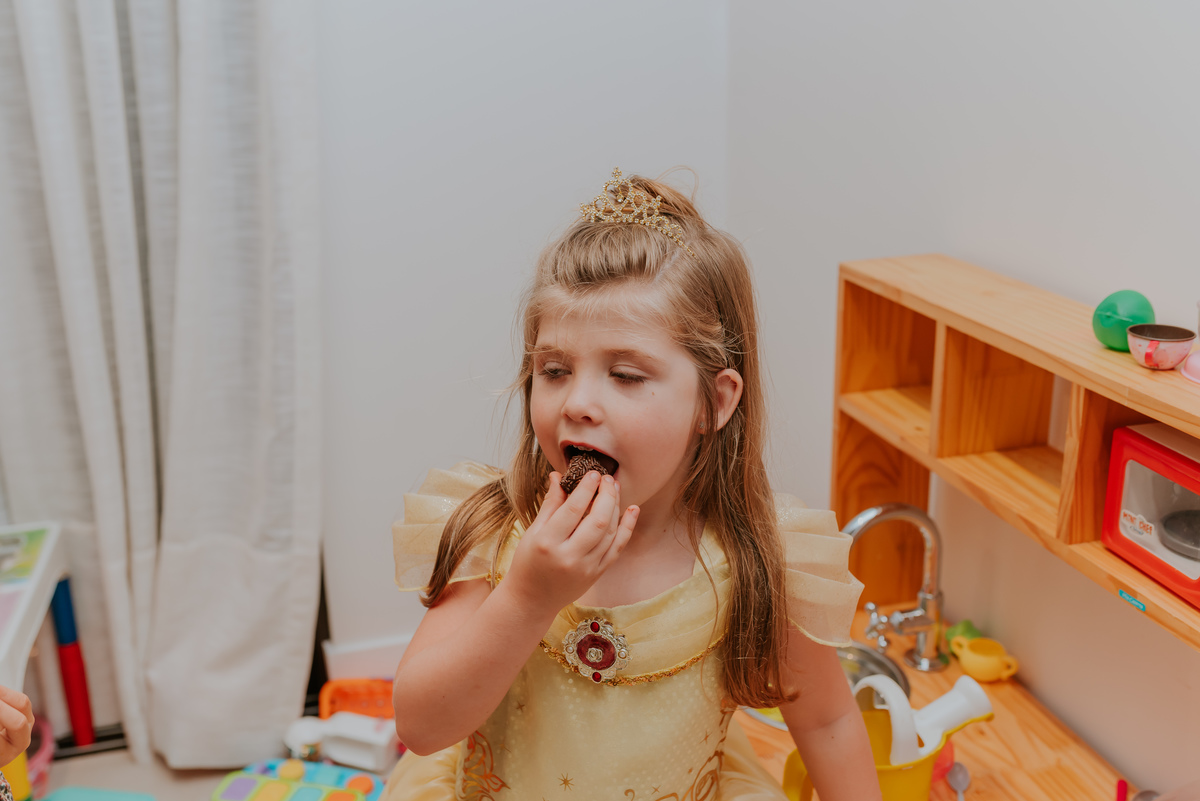 fotografia festa infantil 5 anos mia a bela e a fera barra da Tijuca fotografa de eventos rio de janeiro rj 