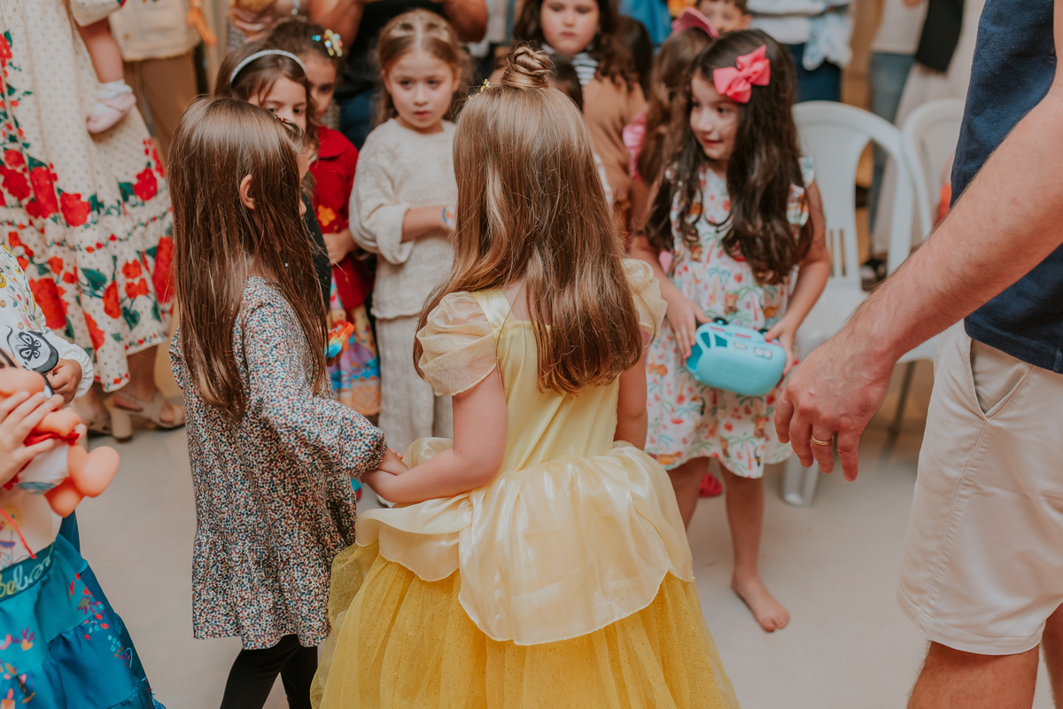 fotografia festa infantil 5 anos mia a bela e a fera barra da Tijuca fotografa de eventos rio de janeiro rj 