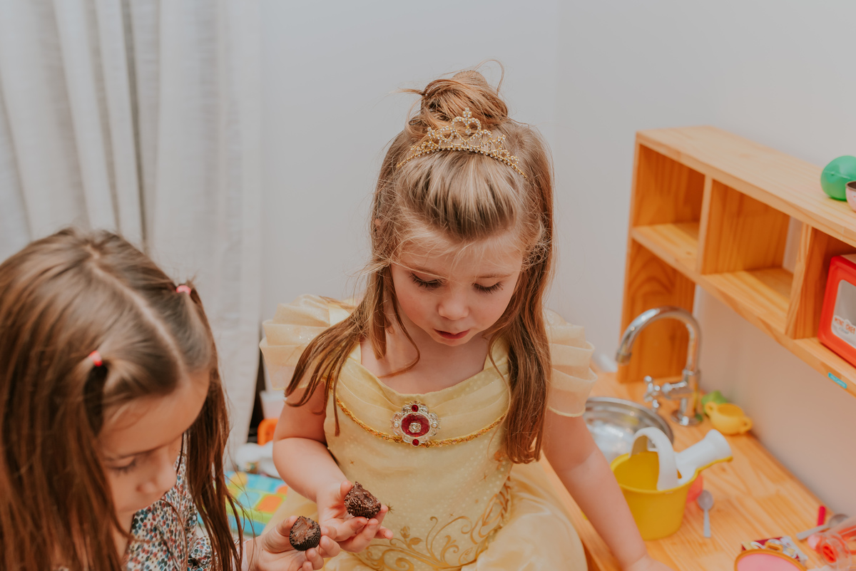 fotografia festa infantil 5 anos mia a bela e a fera barra da Tijuca fotografa de eventos rio de janeiro rj 