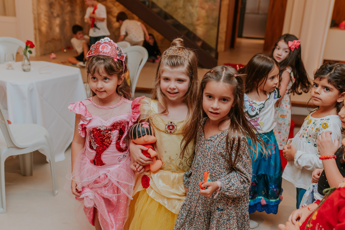 fotografia festa infantil 5 anos mia a bela e a fera barra da Tijuca fotografa de eventos rio de janeiro rj 