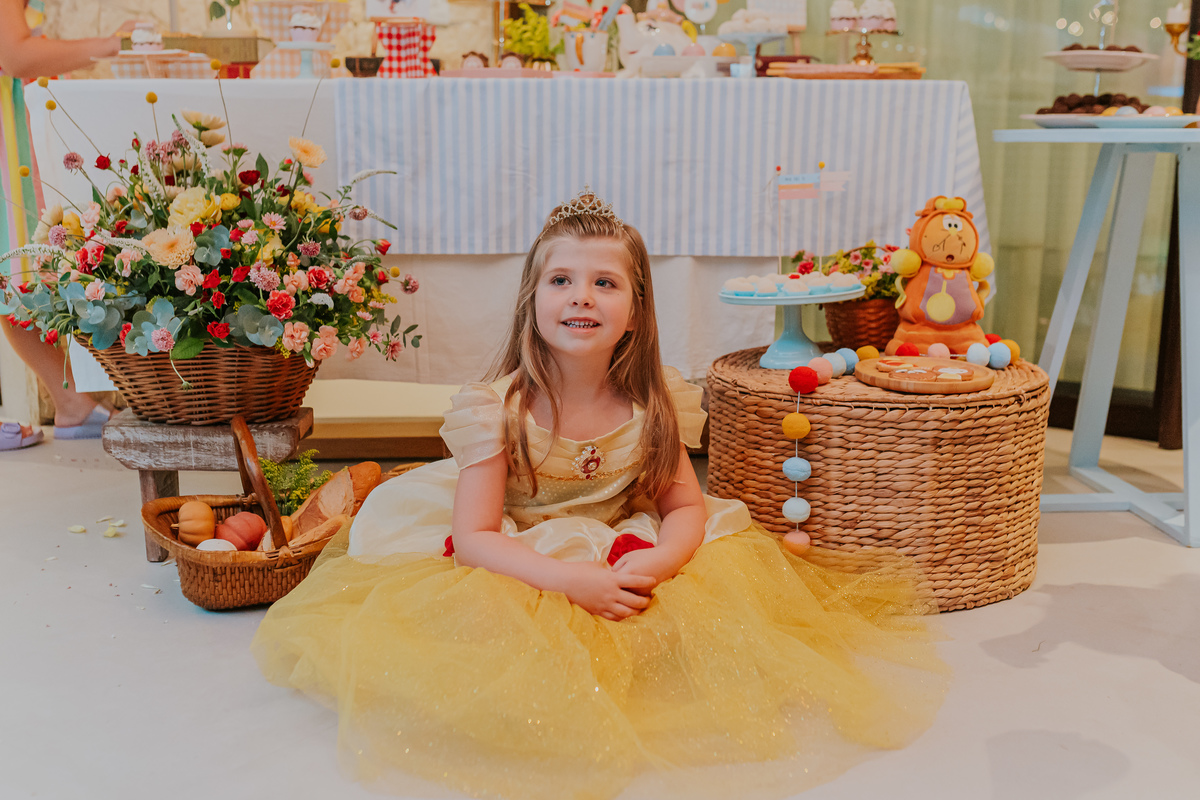 fotografia festa infantil 5 anos mia a bela e a fera barra da Tijuca fotografa de eventos rio de janeiro rj 