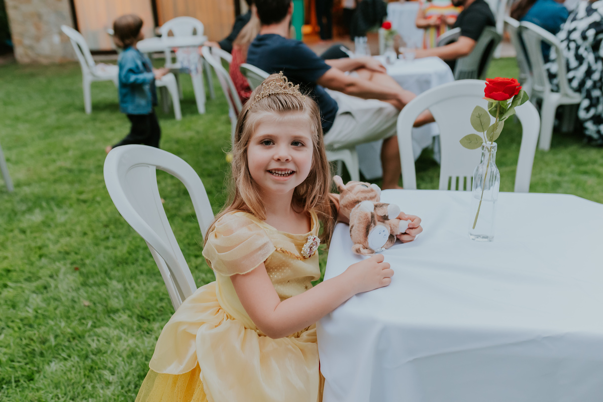 fotografia festa infantil 5 anos mia a bela e a fera barra da Tijuca fotografa de eventos rio de janeiro rj 