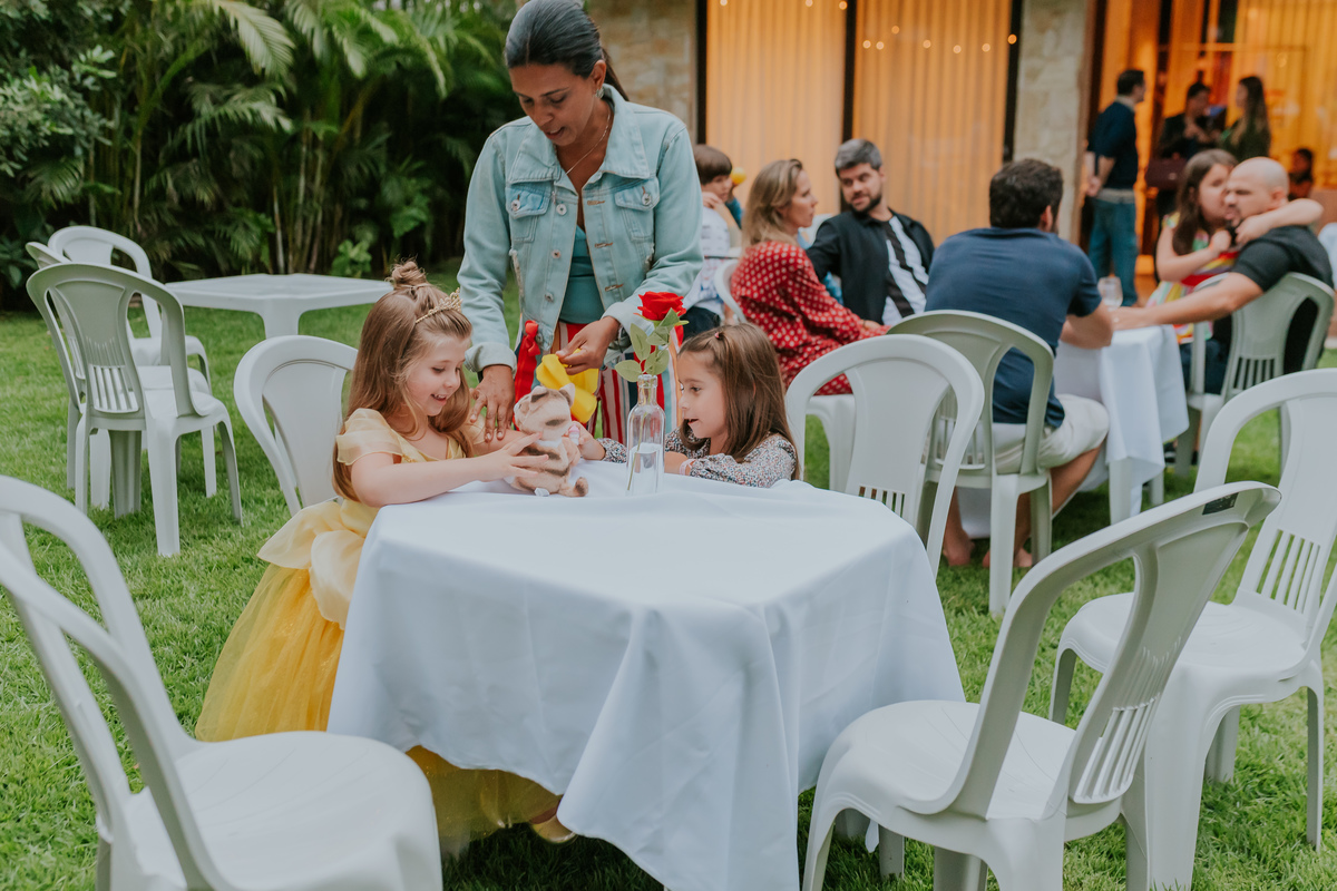 fotografia festa infantil 5 anos mia a bela e a fera barra da Tijuca fotografa de eventos rio de janeiro rj 