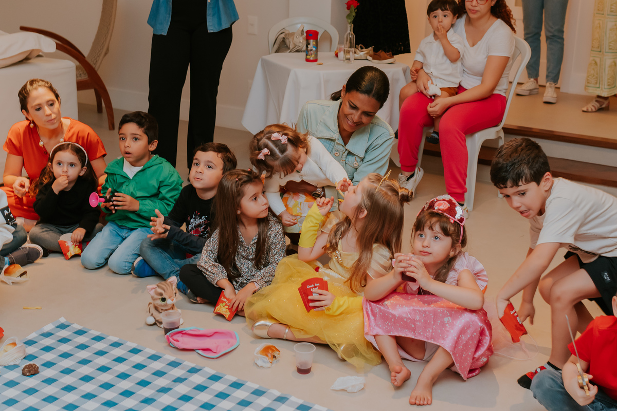 fotografia festa infantil 5 anos mia a bela e a fera barra da Tijuca fotografa de eventos rio de janeiro rj 