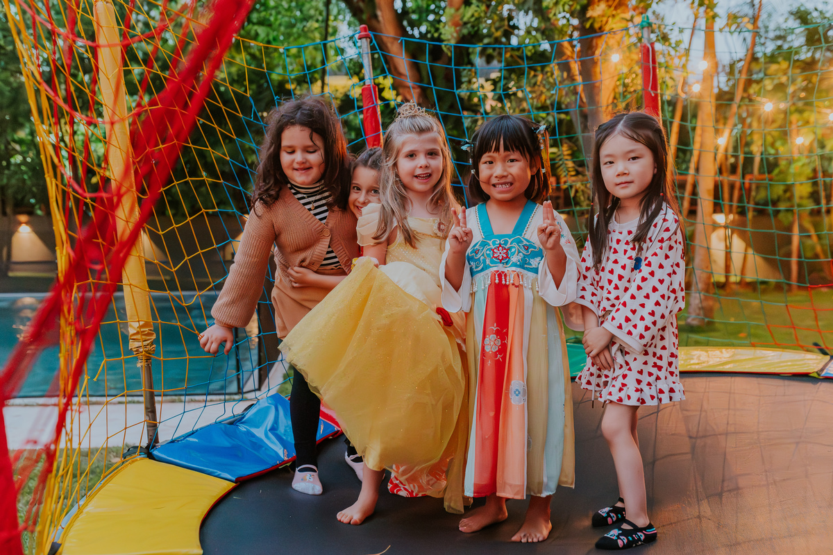 fotografia festa infantil 5 anos mia a bela e a fera barra da Tijuca fotografa de eventos rio de janeiro rj 