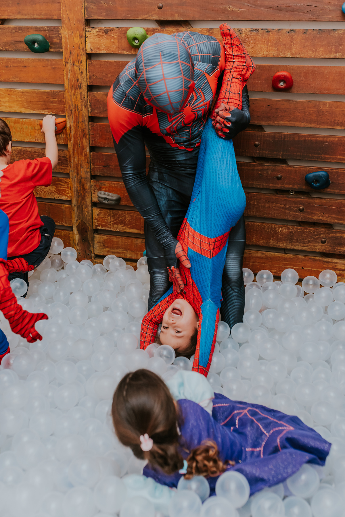 fotografa festa infantil evento 4 anos Murilo homem aranha casa de festas quintal festa Botafogo Rio de Janeiro fotografa família rj 