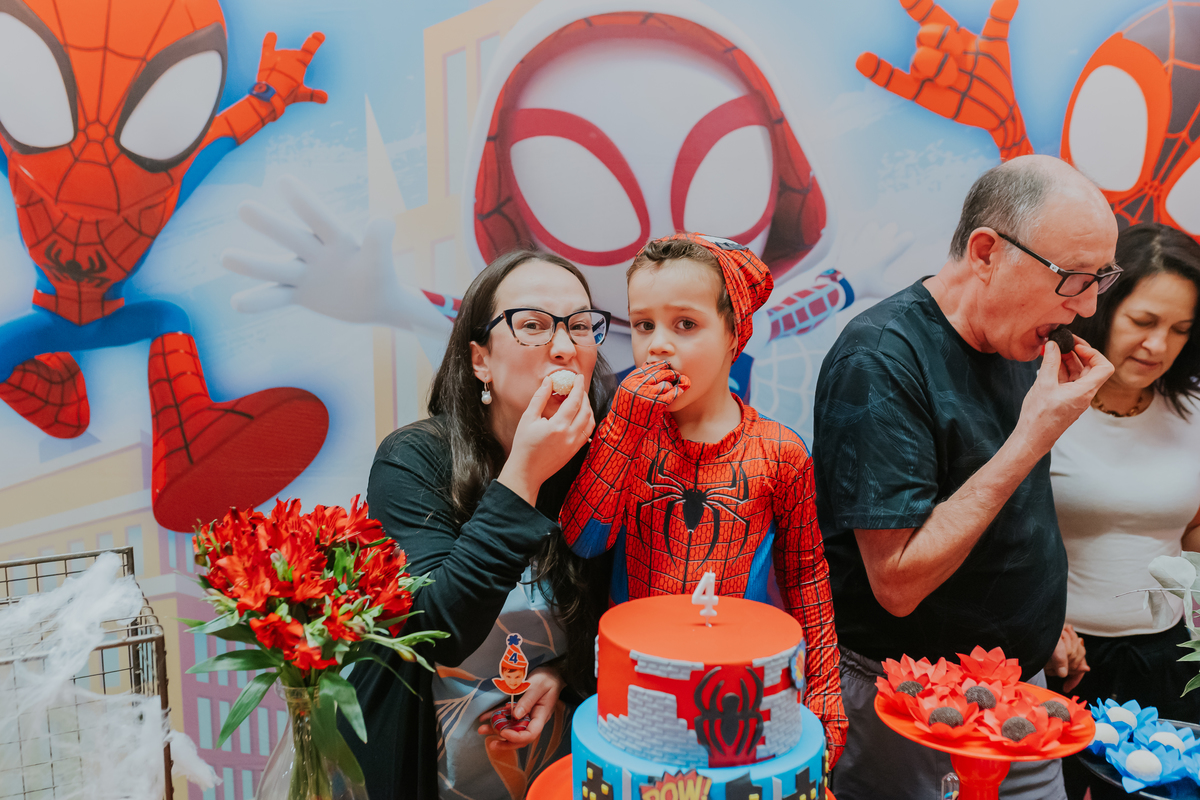 fotografa festa infantil evento 4 anos Murilo homem aranha casa de festas quintal festa Botafogo Rio de Janeiro fotografa família rj 