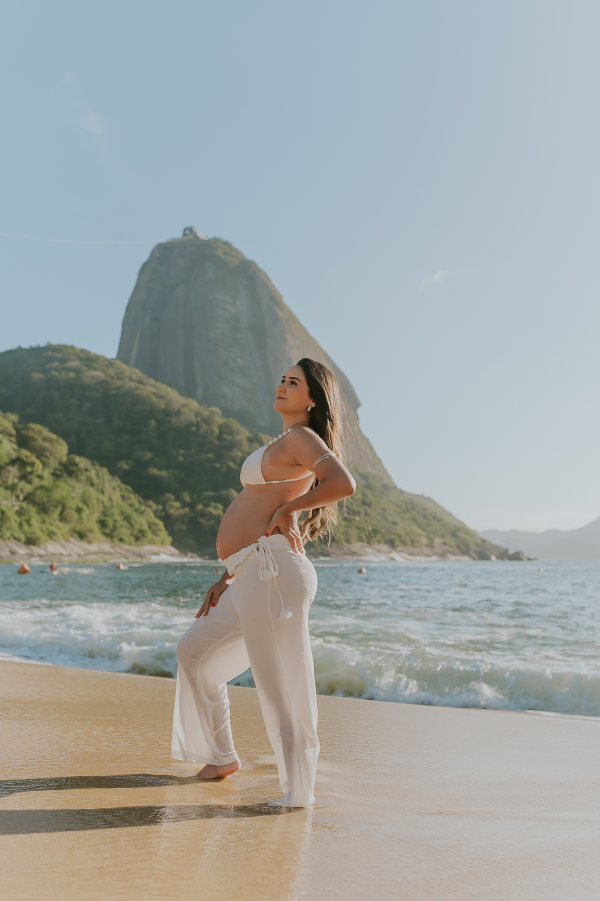 fotografa ensaio externo de familia gestante a espera do Benicio praia vermelha rj Rio de Janeiro urca amanhecer fotografia 