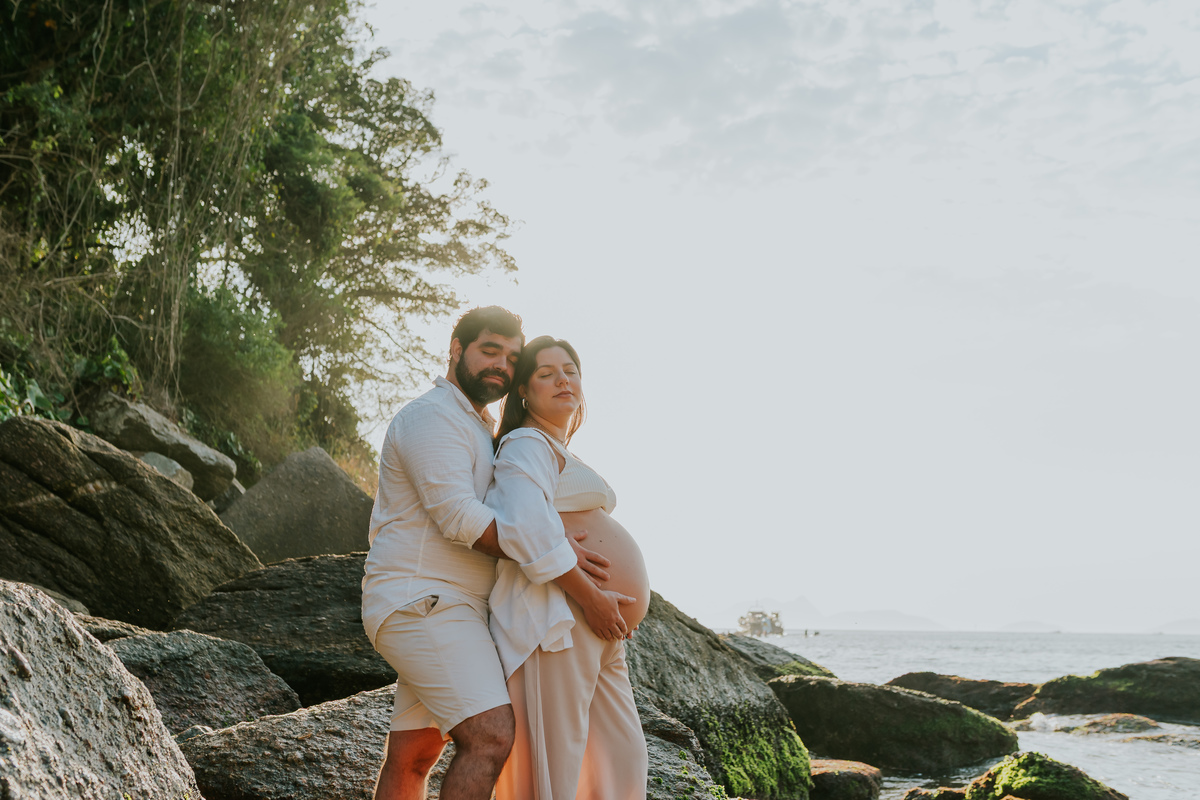 fotografia fotografa rj ensaio de gestante gravida amanhecer praia vermelha urca Rio de Janeiro familia sessão externa natureza 