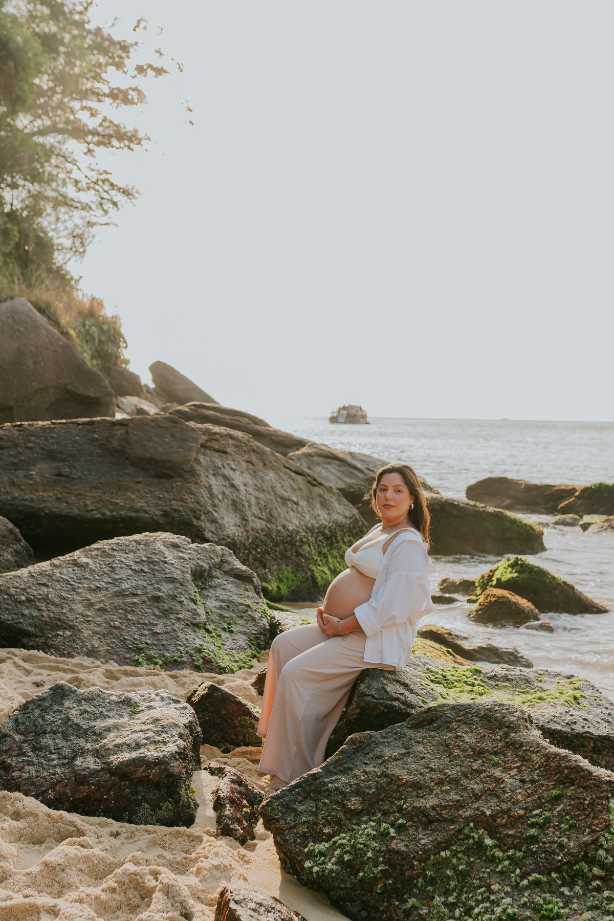 fotografia fotografa rj ensaio de gestante gravida amanhecer praia vermelha urca Rio de Janeiro familia sessão externa natureza 