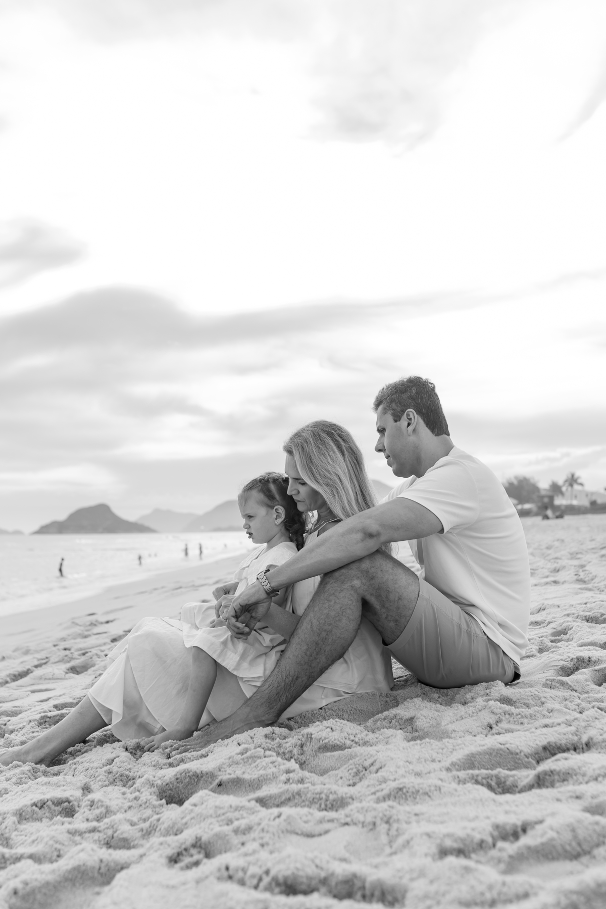 fotografia ensaio externo natureza familia fotografa rj Rio de Janeiro 3 anos barra da Tijuca ilha 3 praia 