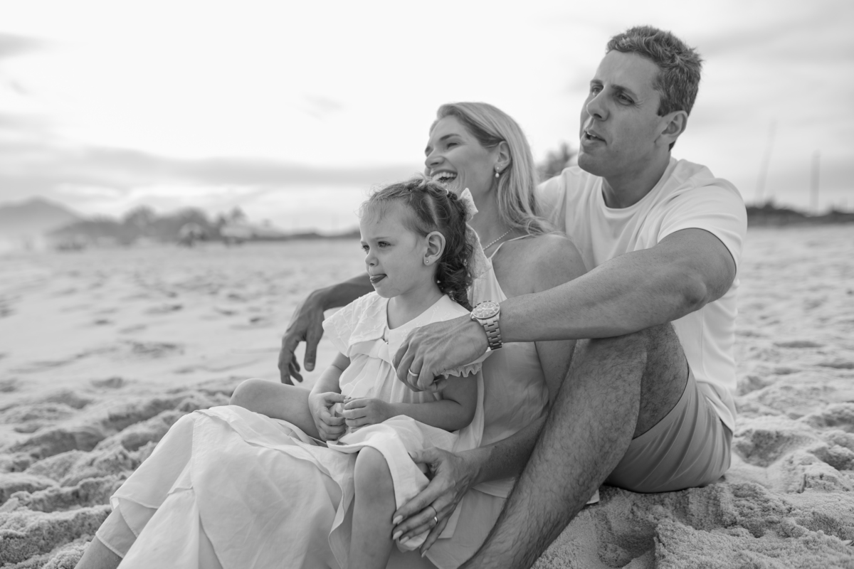 fotografia ensaio externo natureza familia fotografa rj Rio de Janeiro 3 anos barra da Tijuca ilha 3 praia 