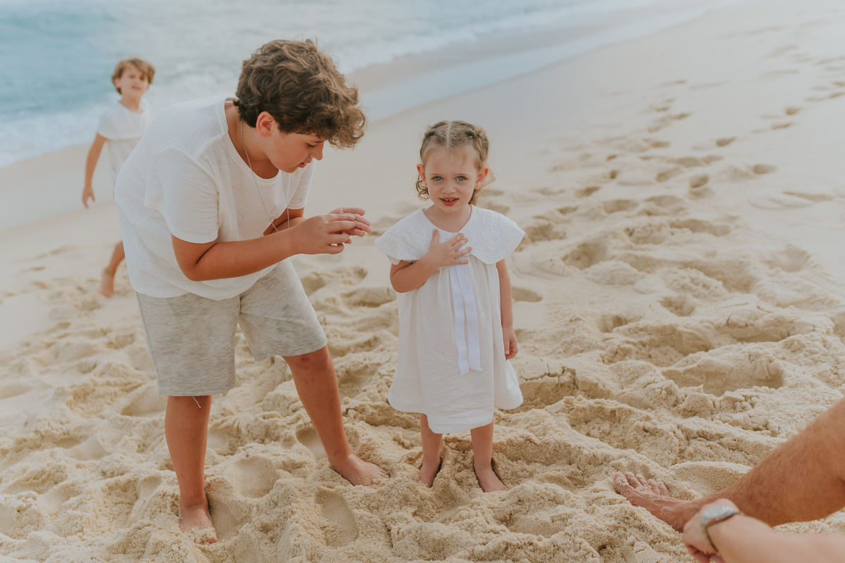 fotografia ensaio externo natureza familia fotografa rj Rio de Janeiro 3 anos barra da Tijuca ilha 3 praia 