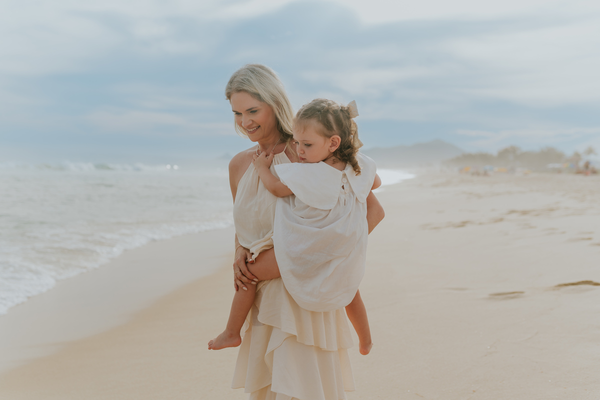 fotografia ensaio externo natureza familia fotografa rj Rio de Janeiro 3 anos barra da Tijuca ilha 3 praia 